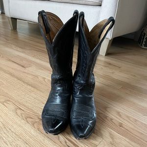 Men’s size 8 1/2 D black cowboy boots